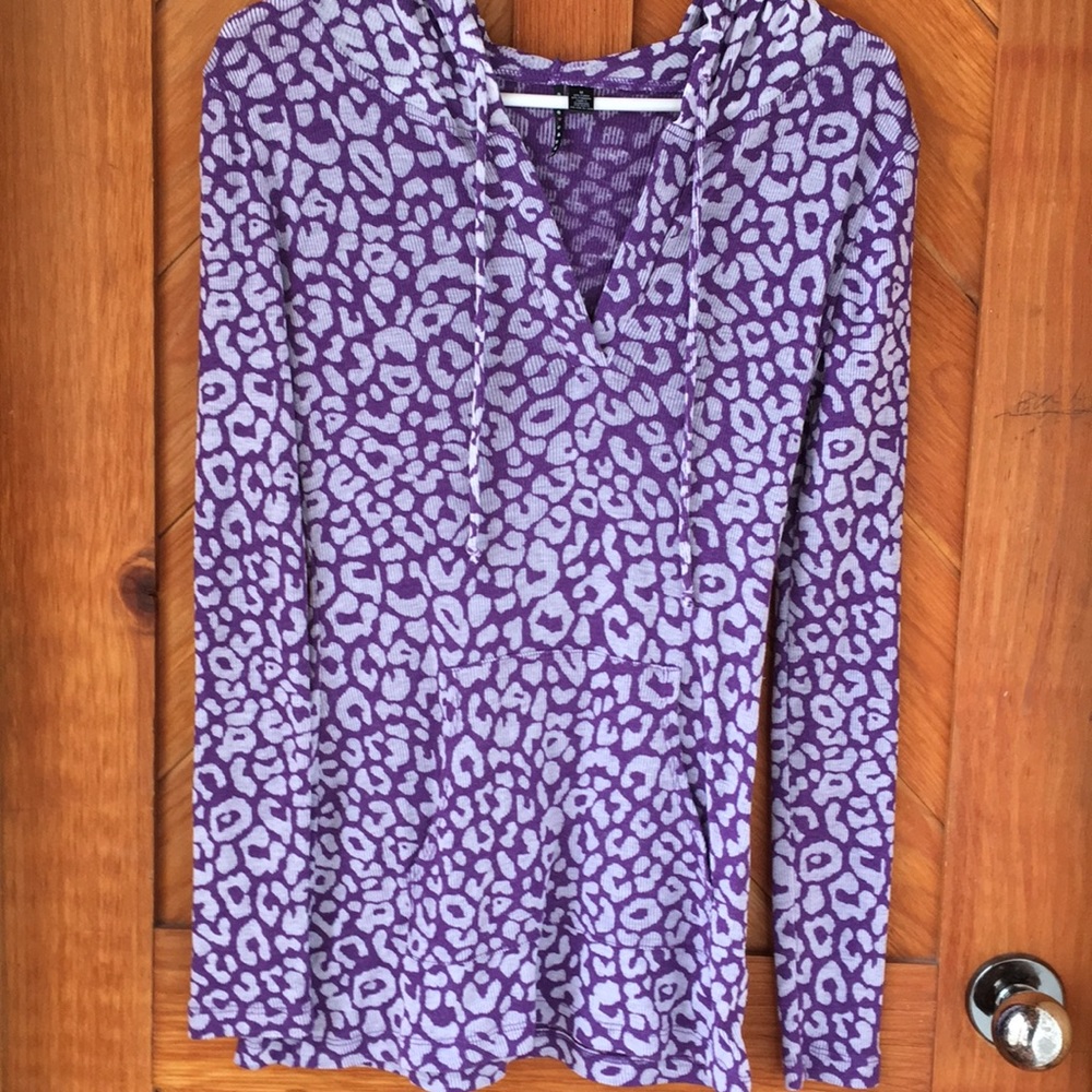 Lightweight Hoodie Pullover